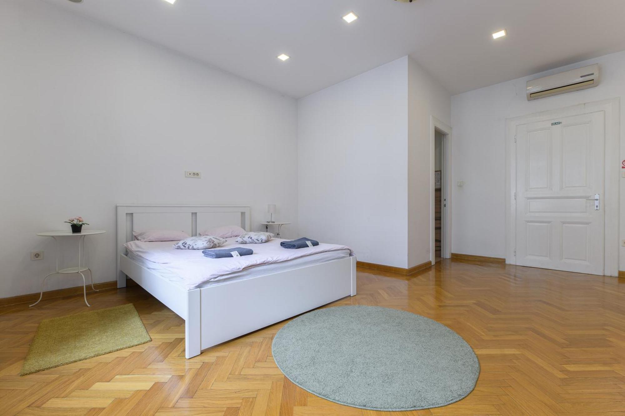 Apartment Luna ซาเกร็บ ภายนอก รูปภาพ