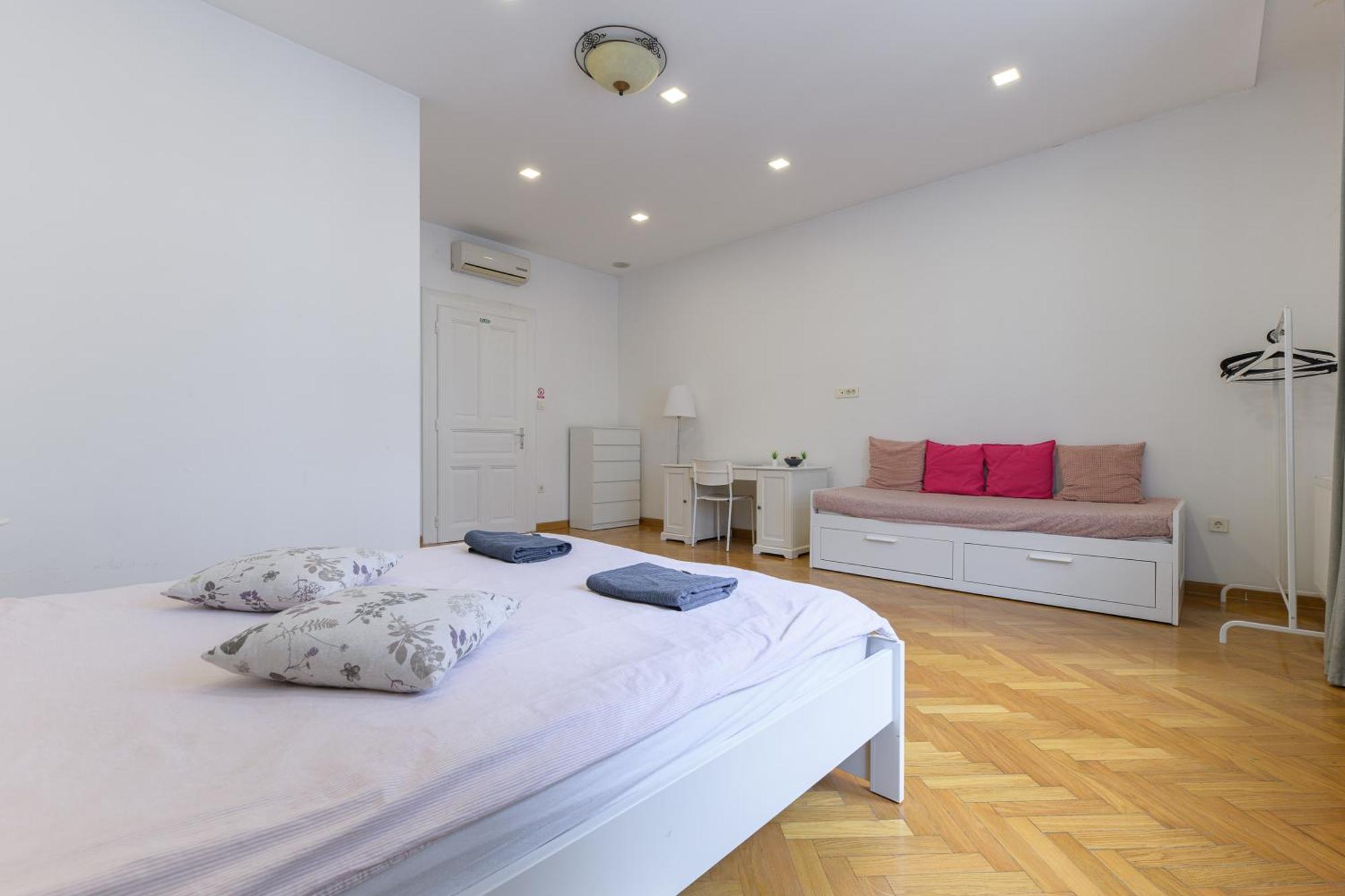 Apartment Luna ซาเกร็บ ภายนอก รูปภาพ