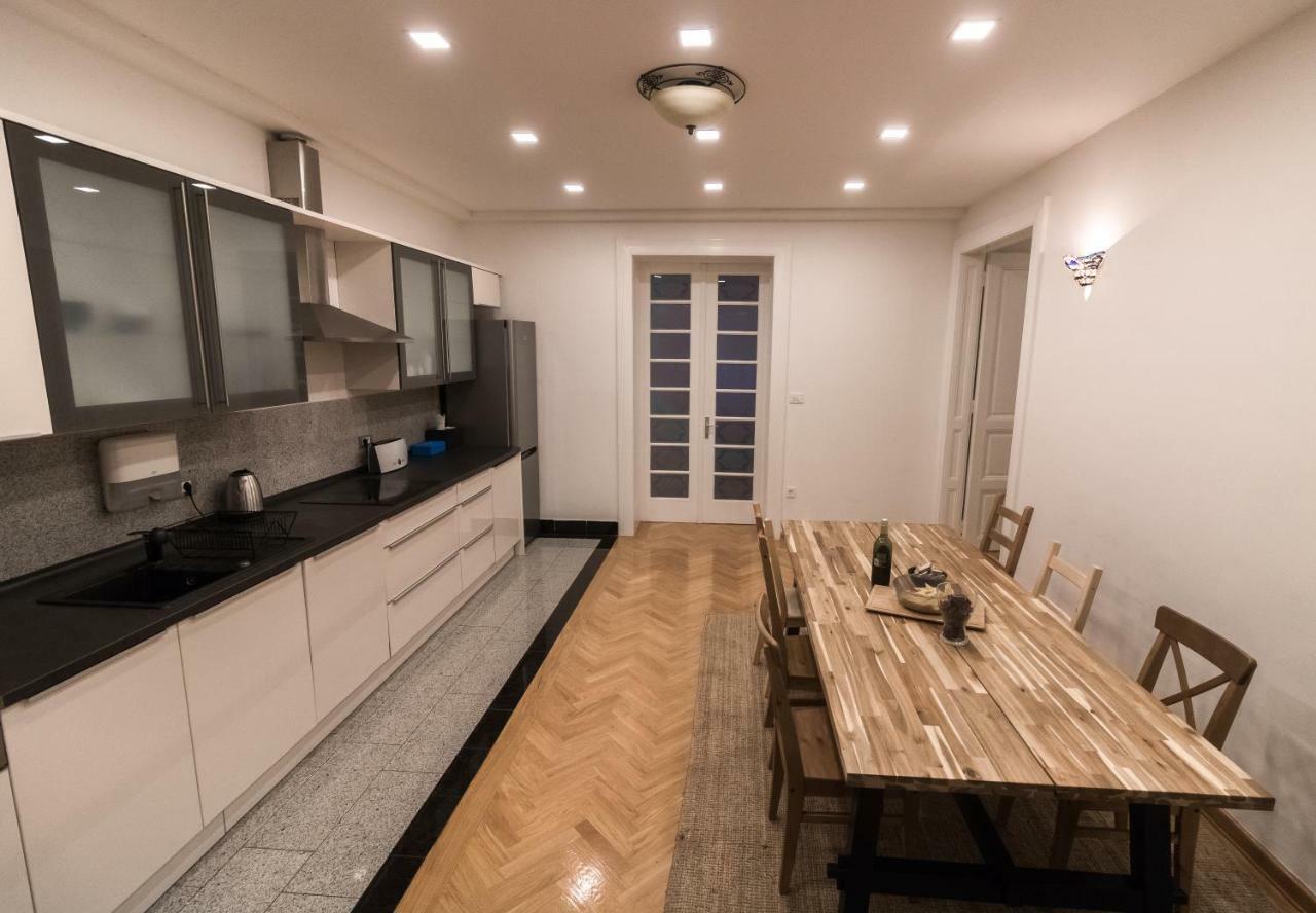 Apartment Luna ซาเกร็บ ภายนอก รูปภาพ